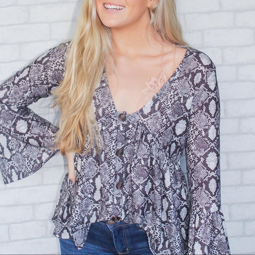 Snakeskin Top - Picture 2 of 2